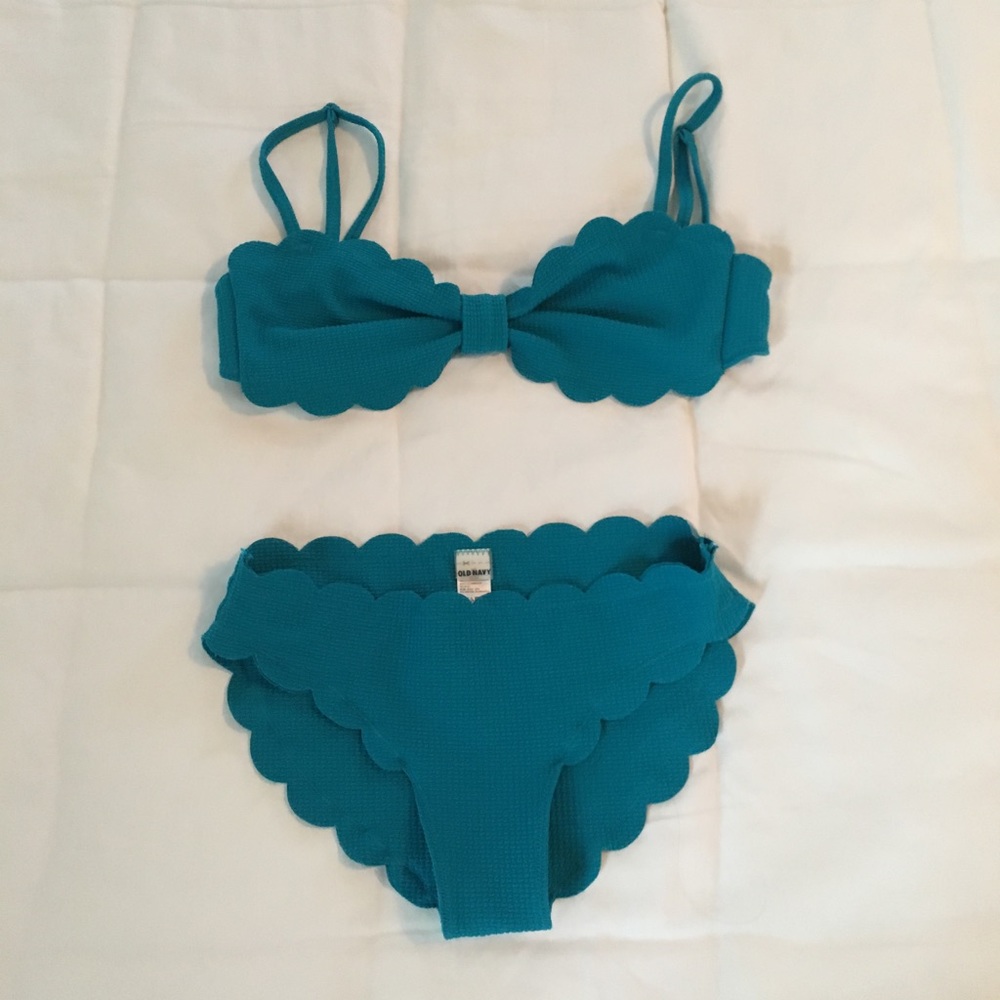 Scalloped teal and textured swim suit!